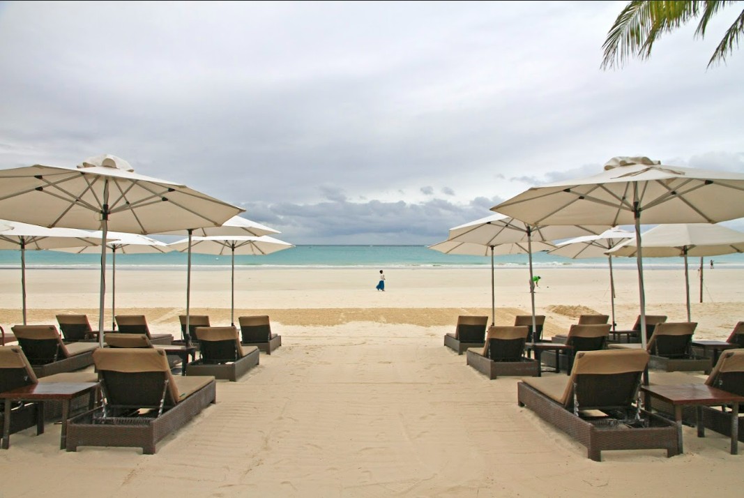 3 Days @ Two Seasons Boracay Beach Resort + Hotel Transfer