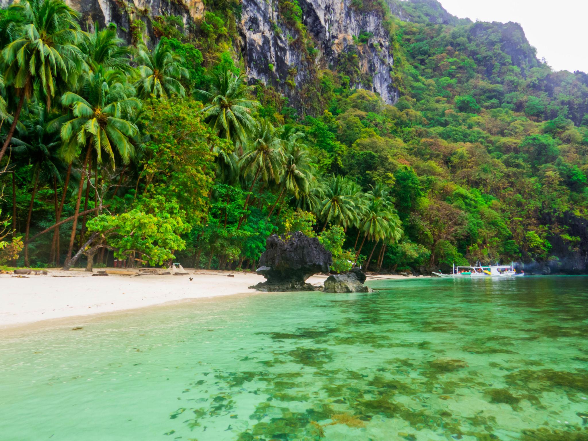 El Nido Tour D: Small Lagoon, Cadlao Lagoon & Island Hopping Adventure
